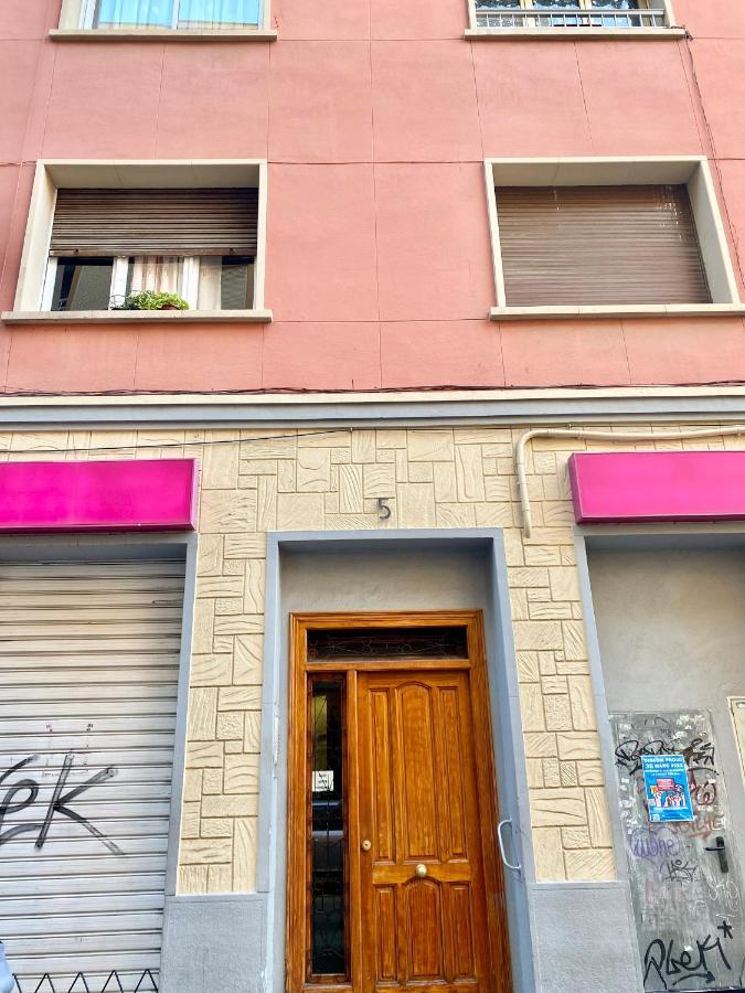 Habitacion Barato En Piso Familiar Compartido El Centro De La Ciudad Cerca De La Estacion De Autobuses Tarragona Buitenkant foto