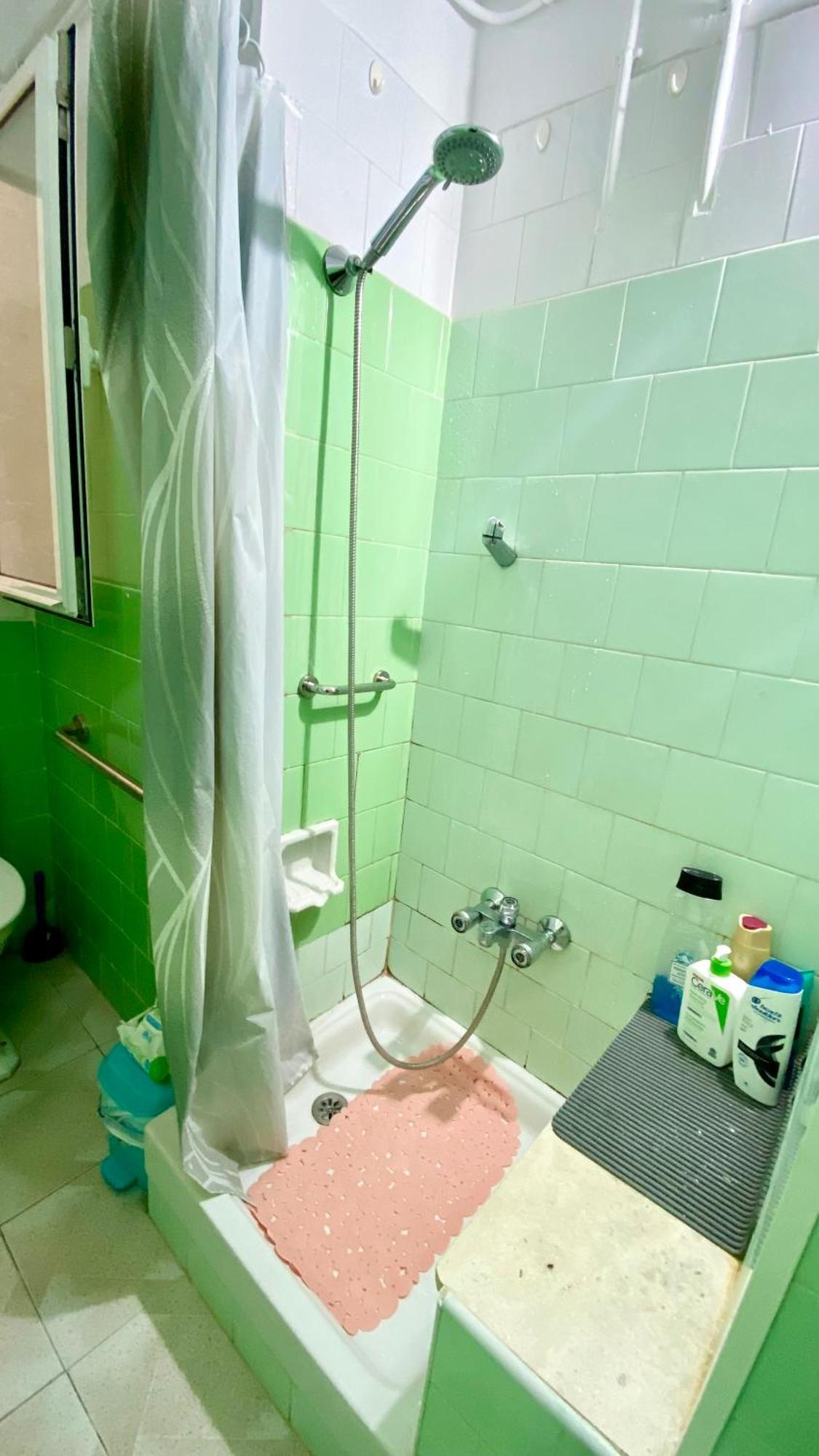 Habitacion Barato En Piso Familiar Compartido El Centro De La Ciudad Cerca De La Estacion De Autobuses Tarragona Buitenkant foto