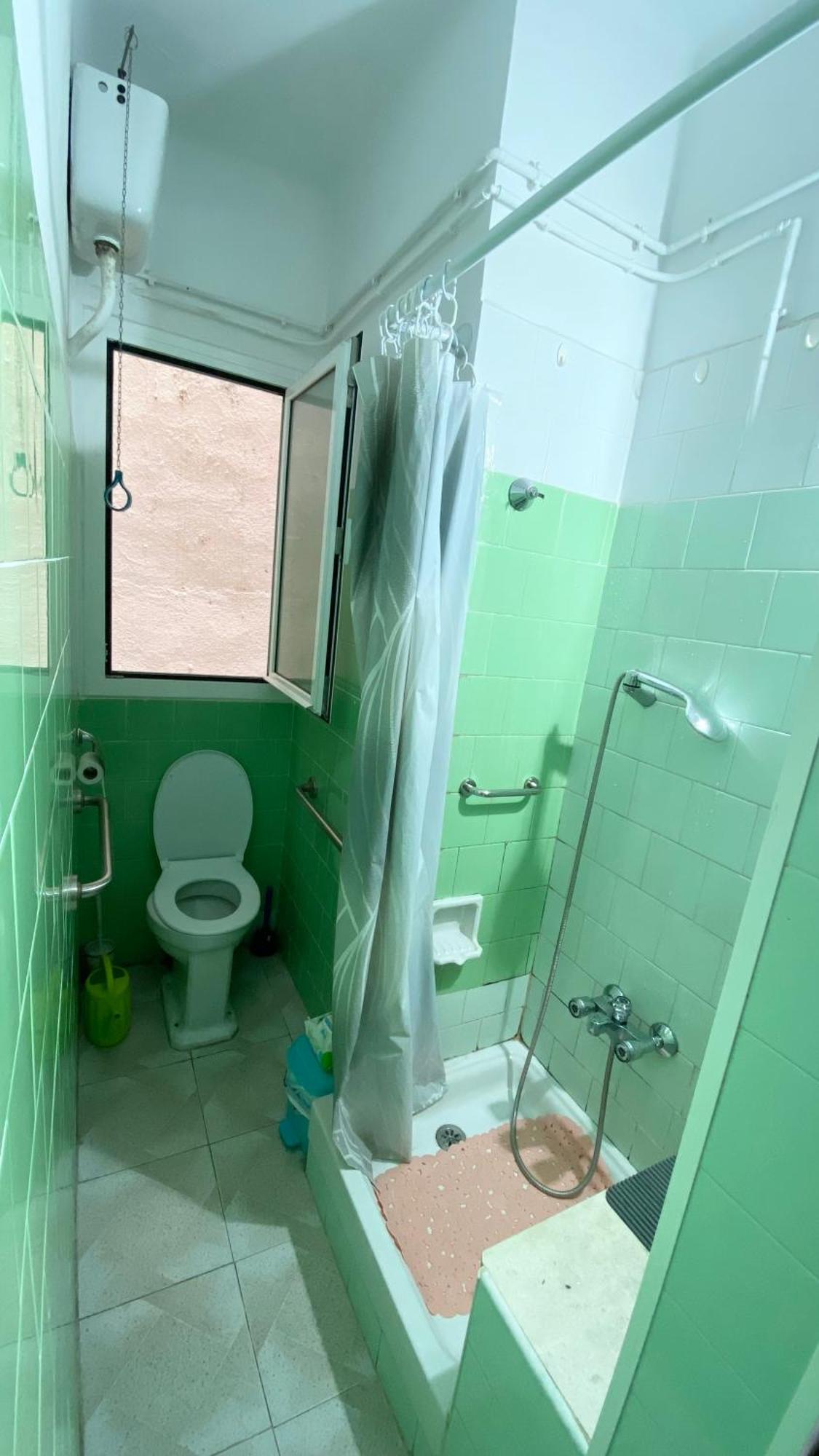 Habitacion Barato En Piso Familiar Compartido El Centro De La Ciudad Cerca De La Estacion De Autobuses Tarragona Buitenkant foto
